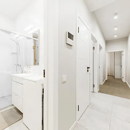 Quiet Centre Two No13 ריגה